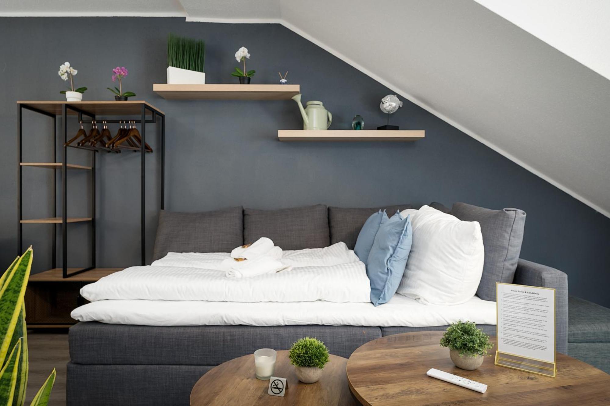 Federnest: Luxury Studio with King Bed & Home Office Duisburg Exterior photo